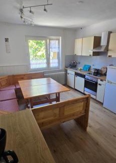Burghaun Casa | Handwerker Haus auf 2 Etagen für 10 Personen Nähe Autobahn