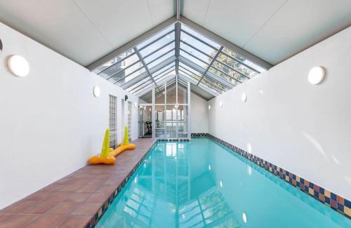 Merivale Apartamento | Handy CBD Covered Free Parking Gym 2 Bdrm