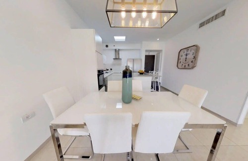 Jerusalem City Centre Apartamento | Exclusive Two-Bedroom Apartment With Parking