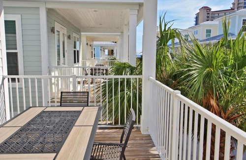 Gulf Shores Casa | Hang 10 East Point Cottages Unit H by Youngs Suncoast