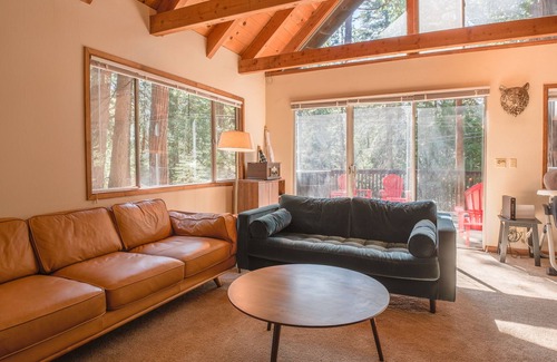 Dorrington Chalet De Esquí | Hangtree Hangout Pet Friendly w/ Lake & Rec Center Access!