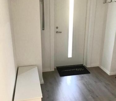 Larbro Apartamento | Hangvar Skola, Biblioteket