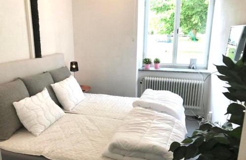 Larbro Apartamento | Hangvar Skola, Biblioteket