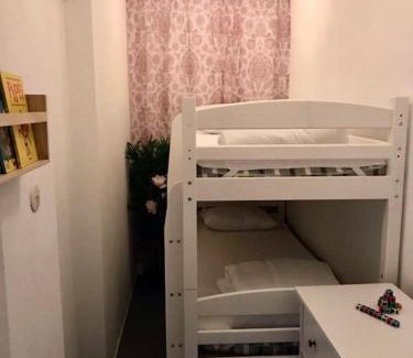 Larbro Apartamento | Hangvar Skola, Biblioteket