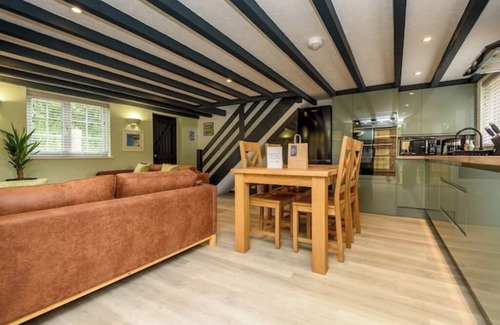 Looe Cabaña | Hannafore Cottage : 2 bedroom with Hot Tub