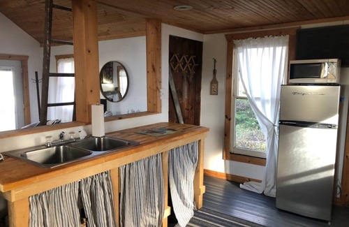 Liberty Cabaña | Hannah's Creek Farm Cottage
