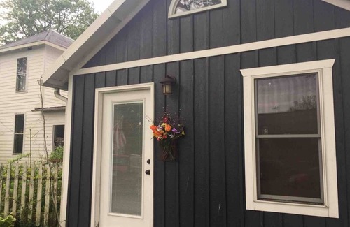 Liberty Cabaña | Hannah's Creek Farm Cottage