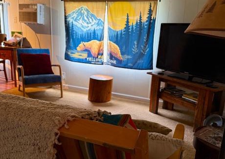 Darby Cabina | Hannon House