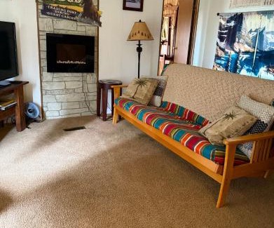 Darby Cabina | Hannon House