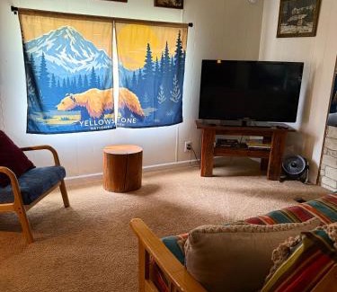 Darby Cabina | Hannon House