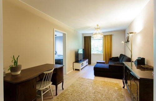 Kuopio Apartamento | -Hannula- Hiljainen ja tilava kaksio kahdella autopaikalla kauppojen vieressä