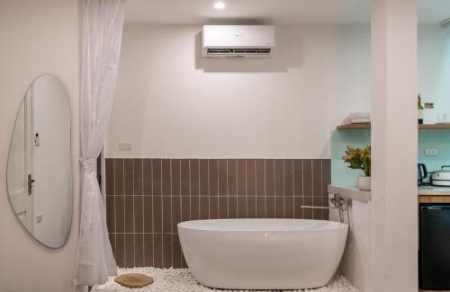 Hang Trong Apartamento | HanoianHearths- NH2 - Private Cinema - Bathtub