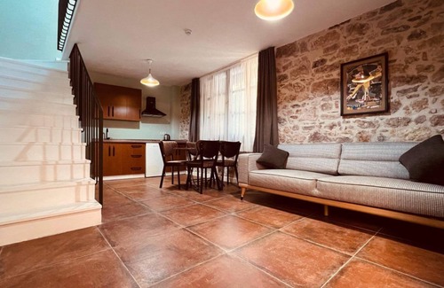 Ayvalik City Center Casa | Hanole Macaron Guest House