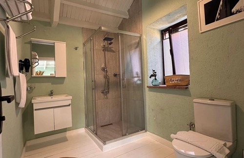 Ayvalik City Center Casa | Hanole Macaron Guest House