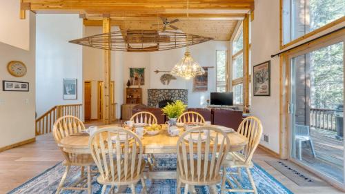 Truckee Casa | Hansel by AvantStay Pool Table 5mins to Skiing
