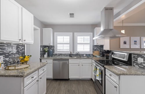 Hapeville Casa | Hapeville Haven is just 7 mins from Hartsfield Jackson International Airport.