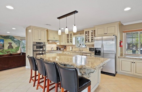 Southeast Anaheim Casa | Happiest Vacation Homes -Disney Getaway | Pool, Mini-Golf, Themed Rooms