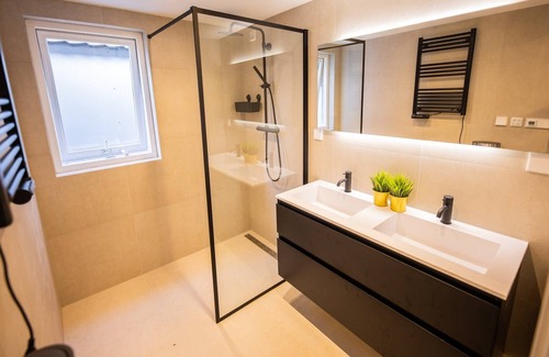 Delfshaven Apartamento | Happily 2 Bedroom Serviced Apartment 75m2 -NB306H-