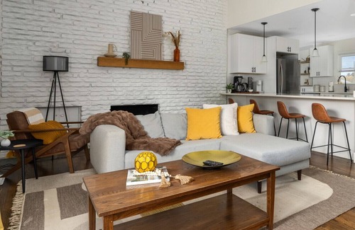 Columbus Casa | Happily Ever Astor - 3BD, 2BA, Modern Ranch
