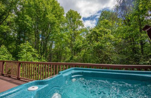 Fleetwood Casa | HappiNest- Hot Tub, Fire Pit, Mountain Views
