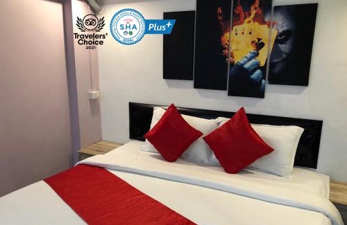 Phra Athit Casa | Happio Near Chabad House