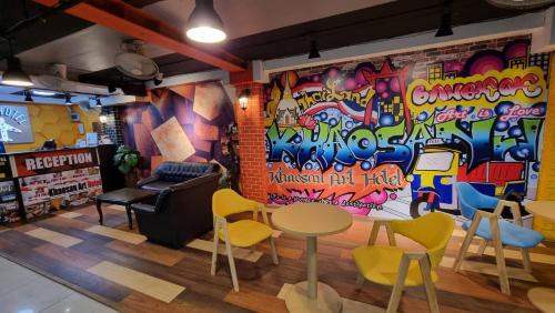 Phra Athit Casa | Happio Near Chabad House