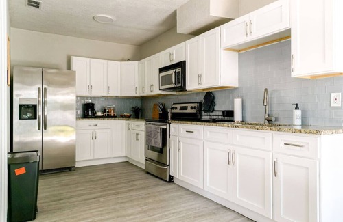 Clearwater Casa | Happy 4/3 Clearwater Home, Close to Beach
