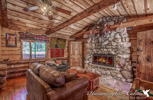 Ruidoso Cabina | Happy Bears Cabin: Be as happy as the bears at Happy Bears Cabin! Pet friendly.