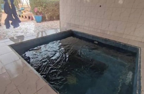 Ngaparou Apartamento | Happy Bien être Accommodation 2 bedrooms, living room with 2 bathrooms