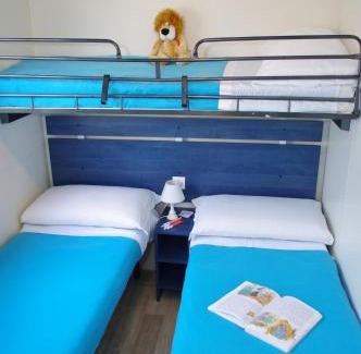 Ipsos Otro | Happy Camp mobile homes in Karda Beach Camping