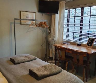 Greater Johannesburg Metropolitan Area Casa | Happy colourful cottage