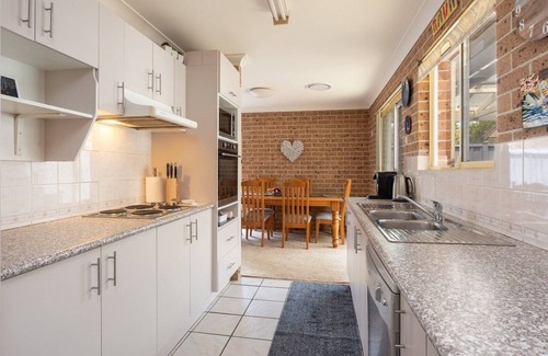 Culburra Beach Casa | Happy Dayz – Comfortable accommodation with pool