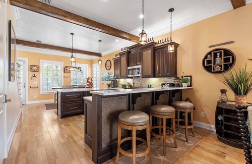 North Causeway Casa | Happy Daze: Prime Location, Pool, Tiki Bar and Marina Access 🍹🌴