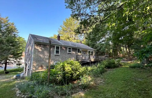 Forestdale Casa | HAPPY ESCAPE a super comfy cozy space in a quiet intimate setting.