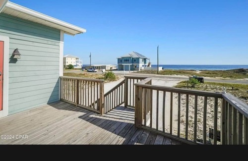 St. George Island Casa | Happy Everything - Vacation Rental - St George Island FL