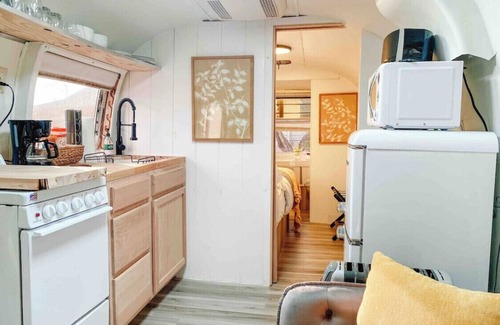 Graford Casa | Happy Glamper ☀️🎣 👙- w/ Hot Tub at Possum Kingdom