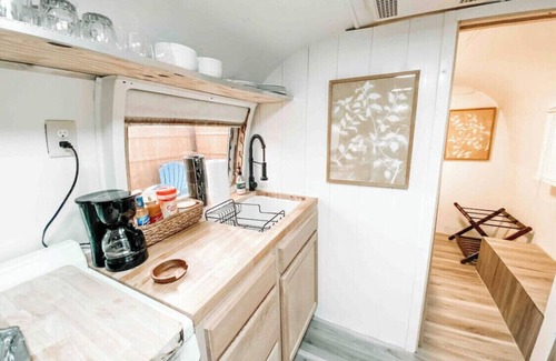 Graford Casa | Happy Glamper ☀️🎣 👙- w/ Hot Tub at Possum Kingdom