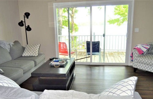 Semora Casa | Happy-Go-Lucky on Hyco