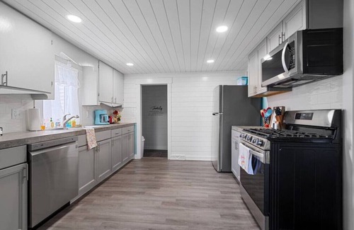 Port Sanilac Casa | Happy Harbor w Hot Tub, Golf Cart and Luxury!