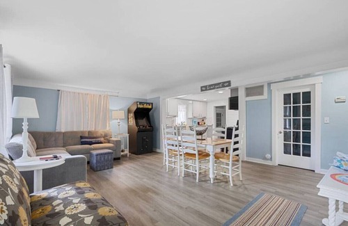 Port Sanilac Casa | Happy Harbor w Hot Tub, Golf Cart and Luxury!