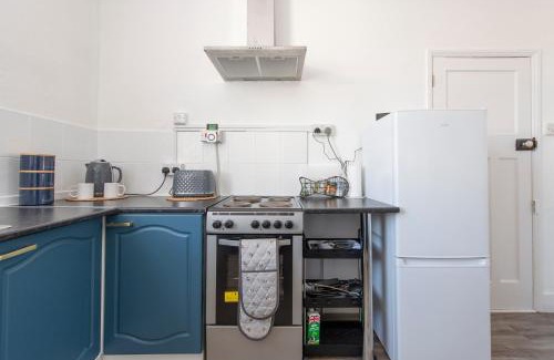 Harwich Apartamento | Happy Harwich for Contractors Only, Tranquil, Near Beach, Free Parking