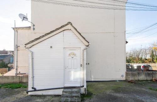 Harwich Apartamento | Happy Harwich for Contractors Only, Tranquil, Near Beach, Free Parking