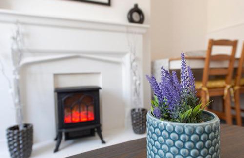 Harwich Apartamento | Happy Harwich for Contractors Only, Tranquil, Near Beach, Free Parking