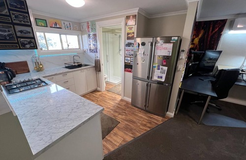 South Launceston Apartamento | Happy Haven Lodge - Fully Furnished 1BR in Launceston