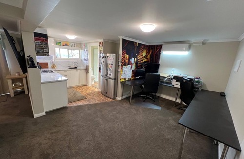 South Launceston Apartamento | Happy Haven Lodge - Fully Furnished 1BR in Launceston