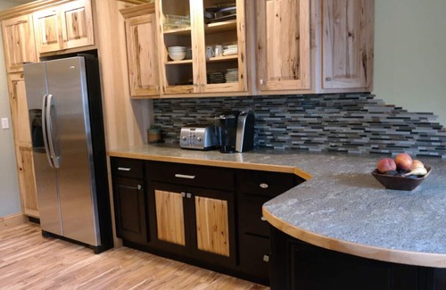 Bozeman Casa | La mayoría de las 5 ESTRELLAS en BZN * Heart of Downtown * CLEAN * Sauna * Pet Friendly Large Yard