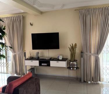 Accra Apartamento | Happy homes 5 bedroom house