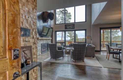 Deadwood Casa | Happy Hour Hideaway