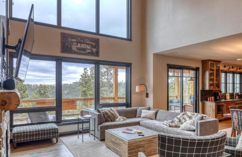 Deadwood Casa | Happy Hour Hideaway