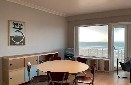 Mariakerke Apartamento | HAPPY in OOSTENDE - Lovely apartment with seaview at the beach
